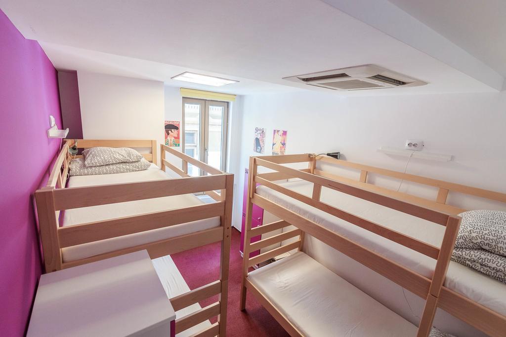 Pura Vida Sky Bar & Hostel Bucharest Room photo