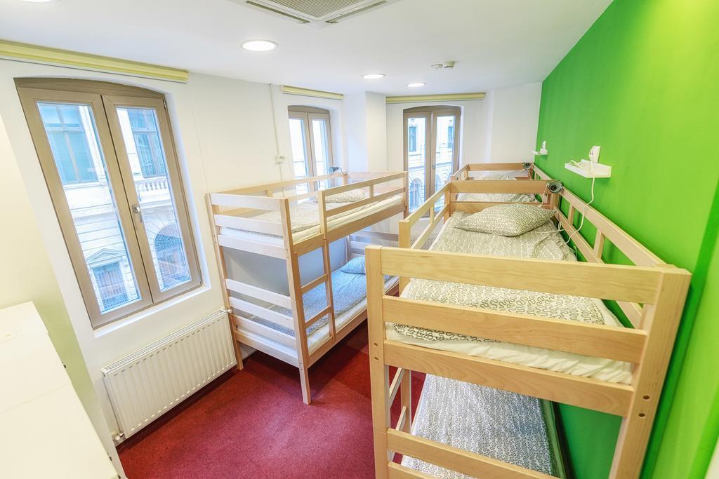 Pura Vida Sky Bar & Hostel Bucharest Room photo