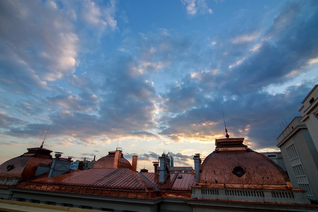 Pura Vida Sky Bar & Hostel Bucharest Exterior photo
